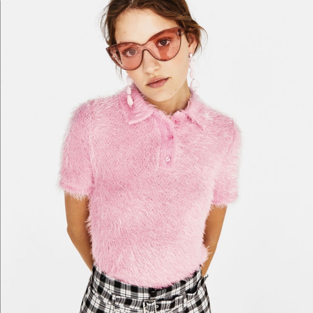 BERSHKA Fluffy pink collar top